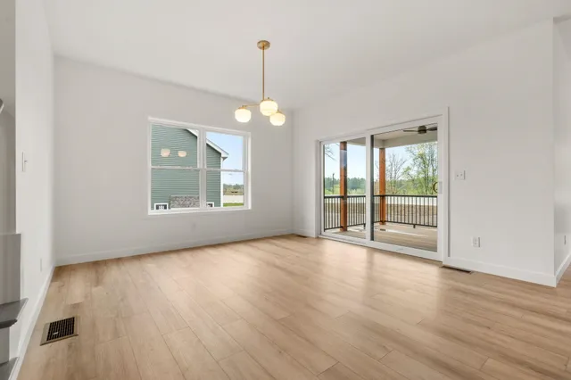 $999,900 | 19 Lily Lane, Londonderry, NH 03053