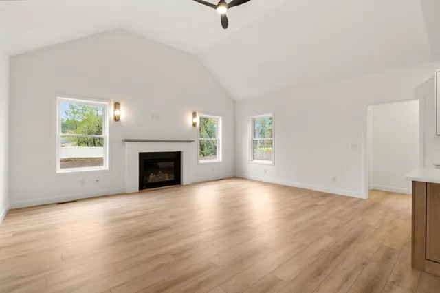 $999,900 | 19 Lily Lane, Londonderry, NH 03053