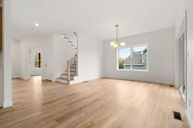 $999,900 | 19 Lily Lane, Londonderry, NH 03053