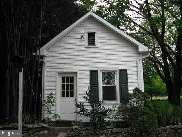456 Burnt House Road Carlisle, PA 17015 - Photo 3 of 17 Gallery Image 3