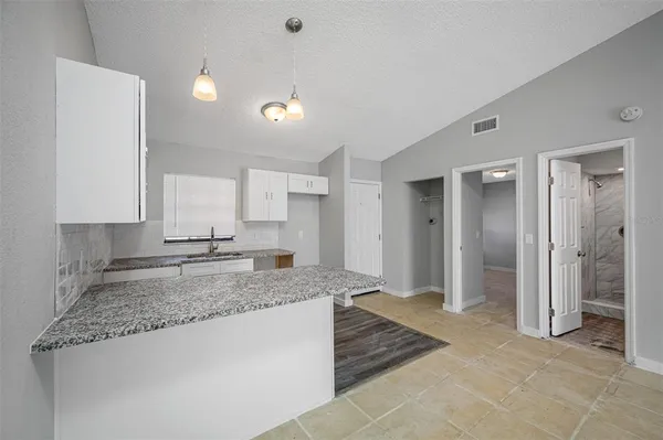 $1,595 | 501 St Michaels Way, Unit 525, Tarpon Springs, FL 34689