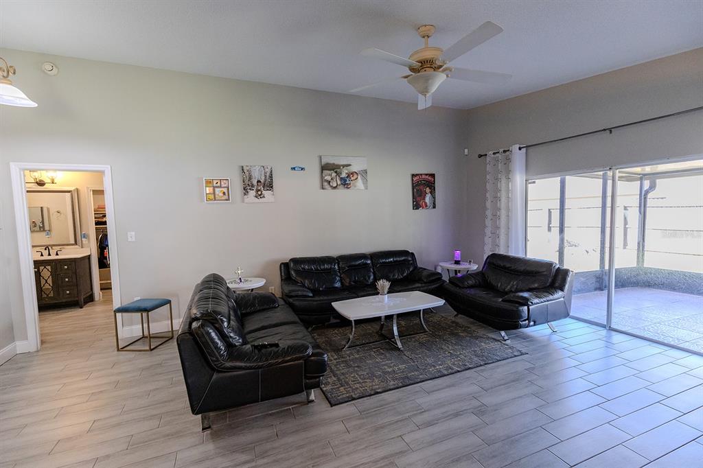 14000 Annhurst Court Orlando, FL 32826 - Photo 3 of 30
