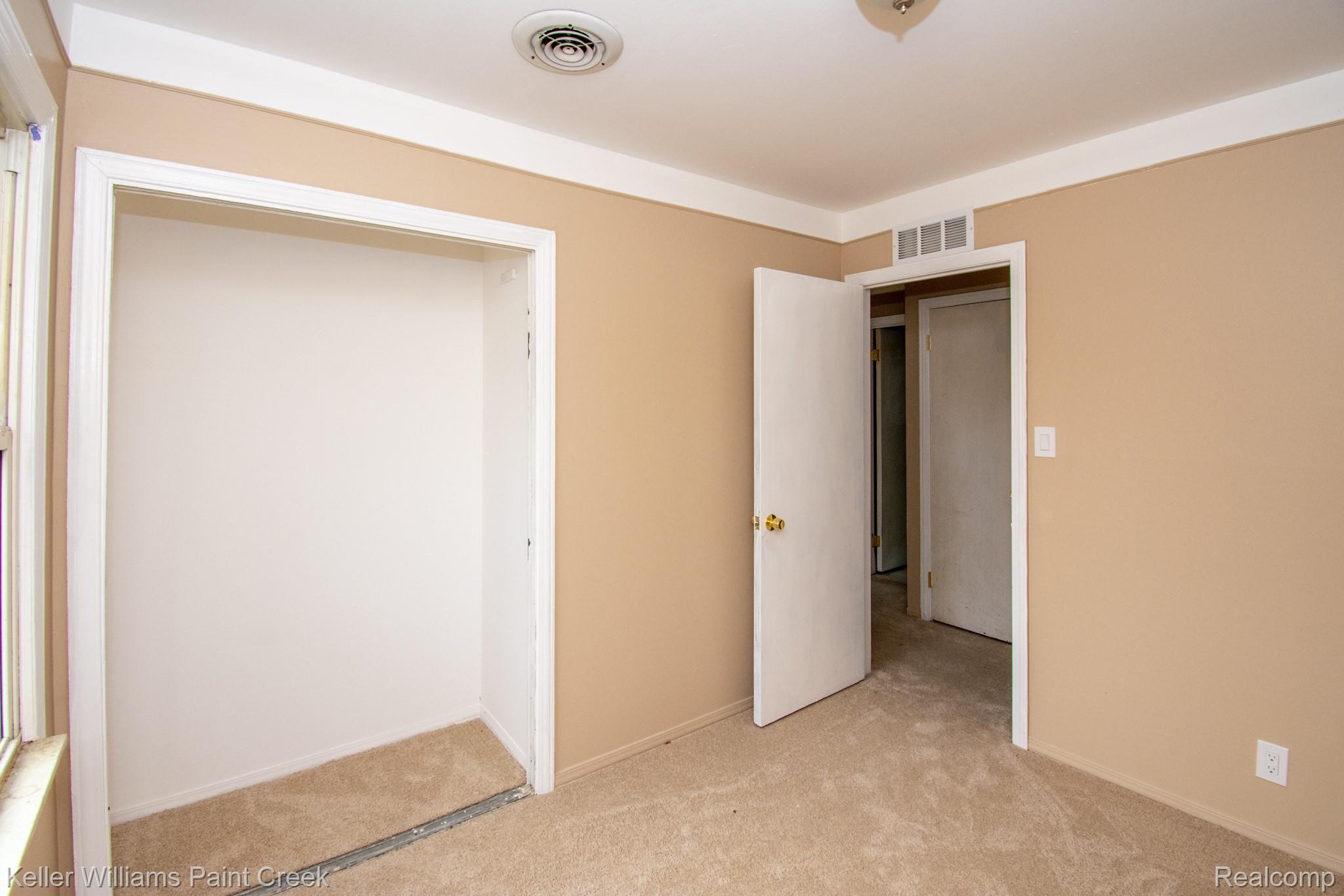 25665 Hayes Road Warren, MI 48089 - Photo 13 of 23 Bedroom 1