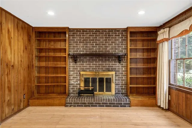 $400,000 | 5657 Bob White Circle Northwest, Lilburn, GA 30047