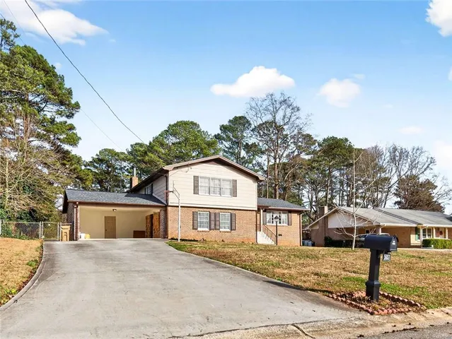 $400,000 | 5657 Bob White Circle Northwest, Lilburn, GA 30047