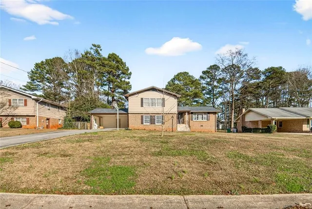 $400,000 | 5657 Bob White Circle Northwest, Lilburn, GA 30047