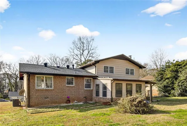 $400,000 | 5657 Bob White Circle Northwest, Lilburn, GA 30047