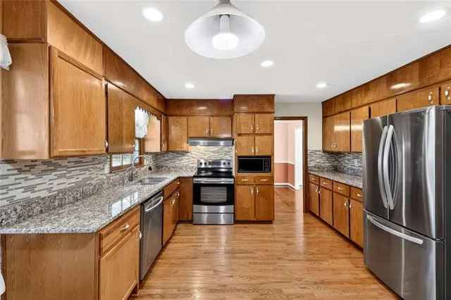 $400,000 | 5657 Bob White Circle Northwest, Lilburn, GA 30047