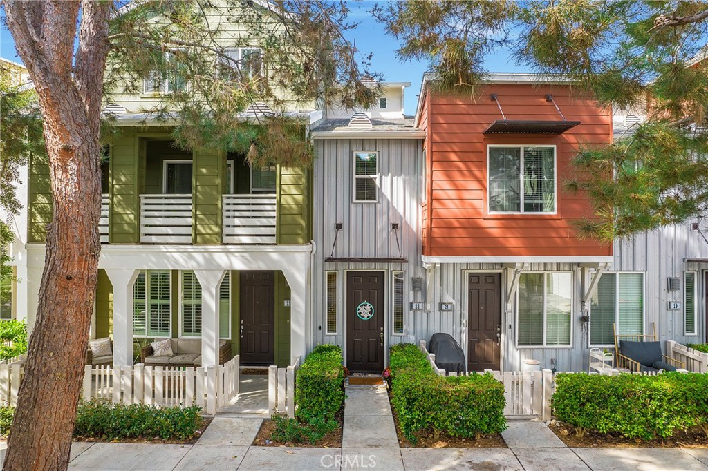 23 Platinum Circle Ladera Ranch, CA 92694 - Photo 1 of 1 front view of a house with a yard