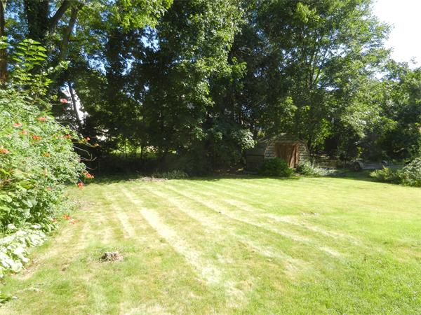 18 Arnold Road Peabody, MA 01960 - Photo 16 of 16 a view of yard