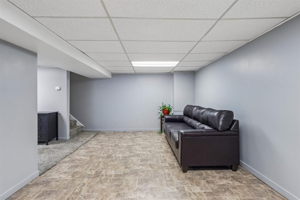 195 Parkedge Road Pittsburgh, PA 15220 - Photo 31 of 46 Finished Lower Level