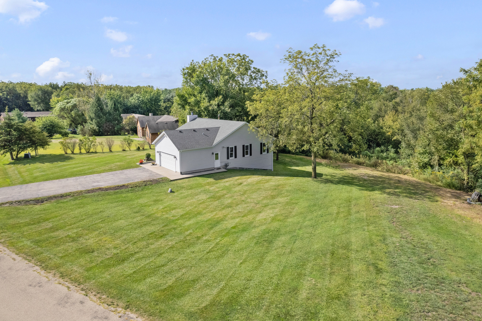 2644 North 3739th Road Sheridan, IL 60551 - Photo 4 of 33 Gallery Image 4