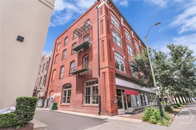 $2,600 | 101 Barnard Street, Unit 302, Savannah, GA 31401