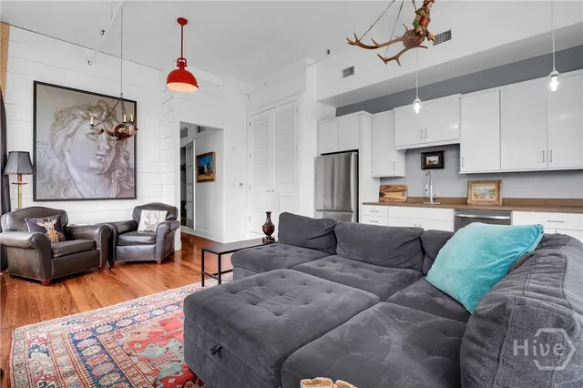 $2,600 | 101 Barnard Street, Unit 302, Savannah, GA 31401