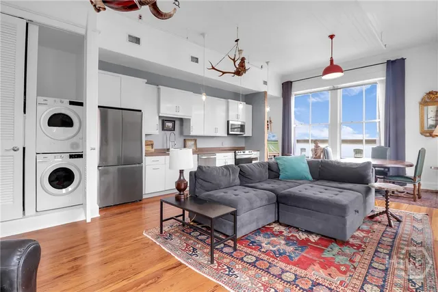 $2,600 | 101 Barnard Street, Unit 302, Savannah, GA 31401