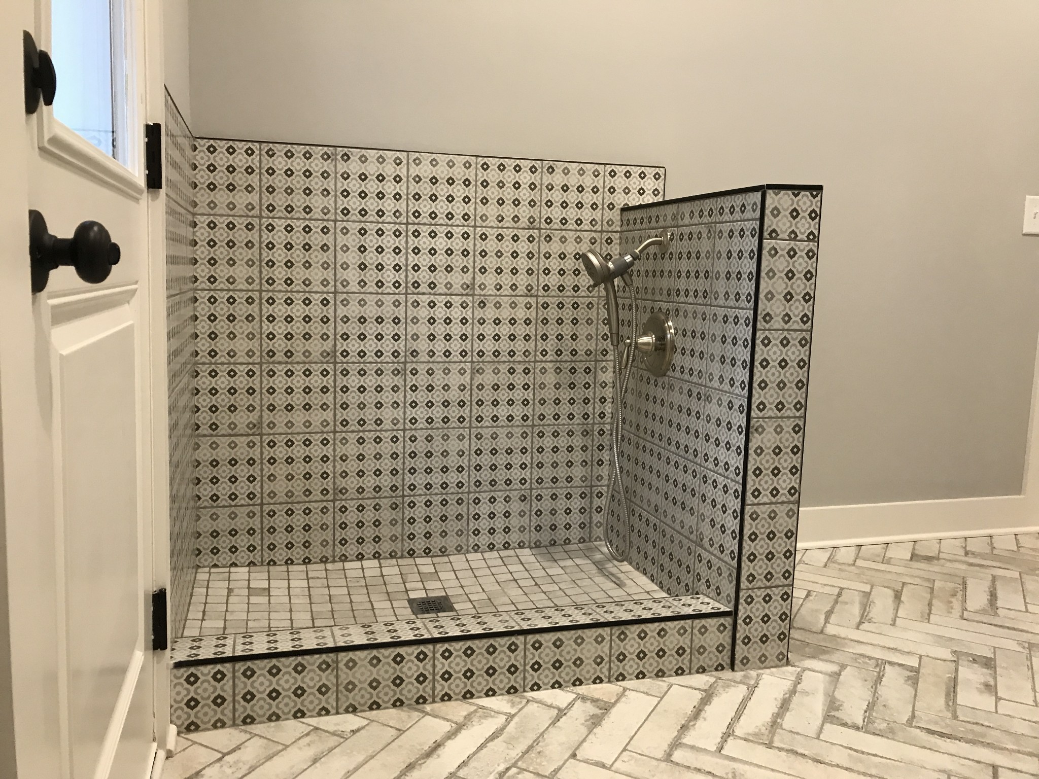 205 Old Horn Springs Road Lebanon, TN 37087 - Photo 19 of 27 a bathroom with a shower