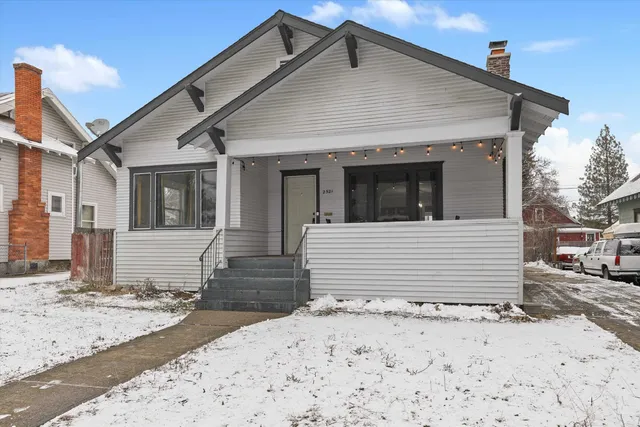 $319,900 | 2521 East Queen Avenue, Spokane, WA 99217