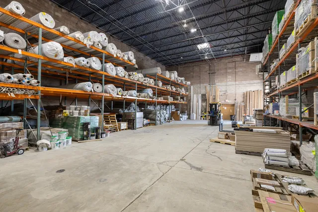 a view of parking area