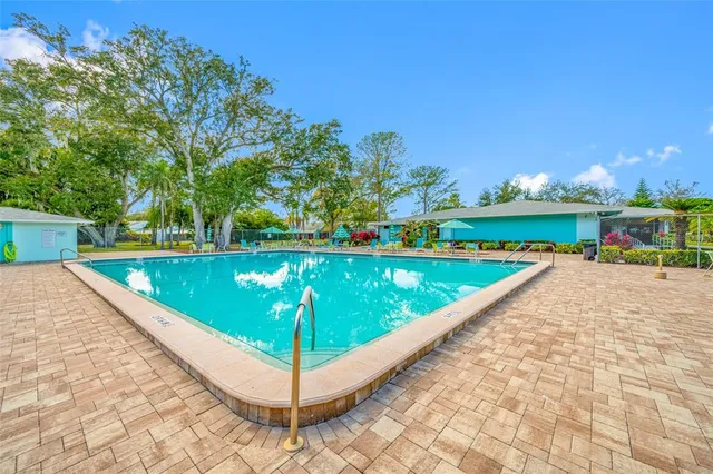 $139,900 | 3295 Fox Chase Circle, Unit 105, Palm Harbor, FL 34683