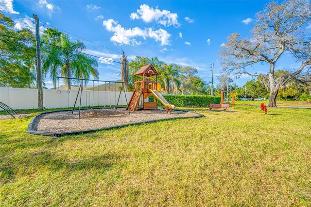 $139,900 | 3295 Fox Chase Circle, Unit 105, Palm Harbor, FL 34683