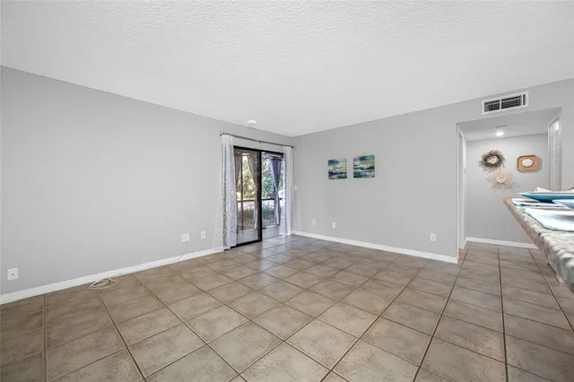$139,900 | 3295 Fox Chase Circle, Unit 105, Palm Harbor, FL 34683