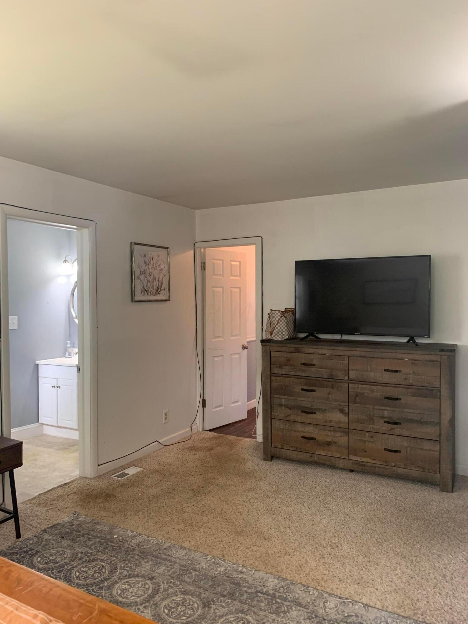 467 Redmond Road Columbus, OH 43228 - Photo 11 of 15 Gallery Image 11