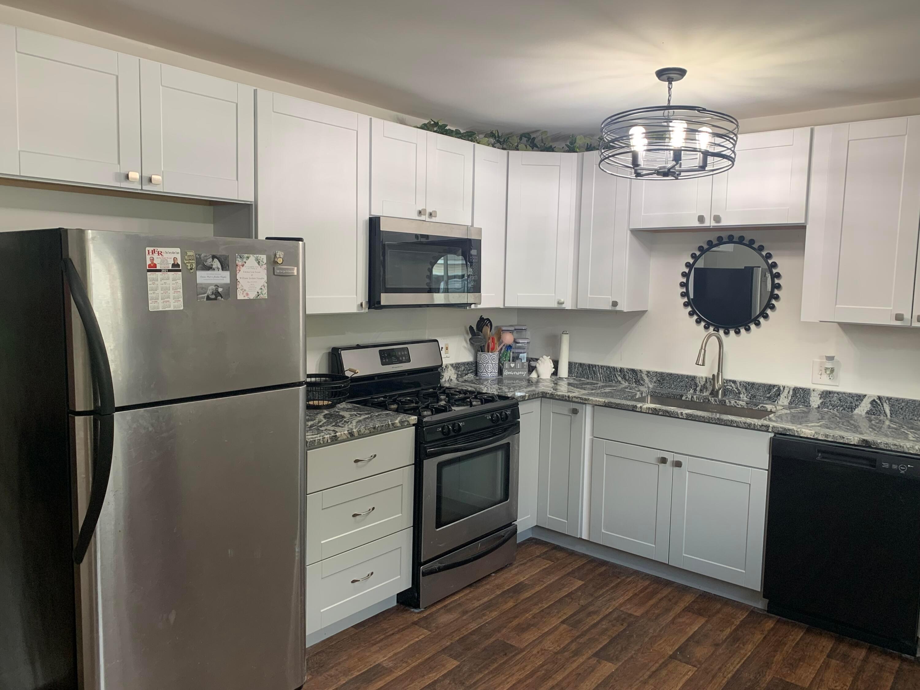 467 Redmond Road Columbus, OH 43228 - Photo 4 of 15 Gallery Image 4