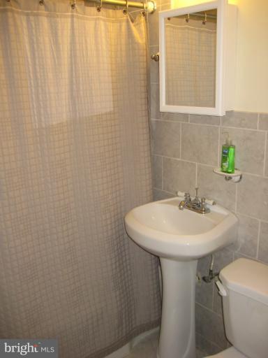 12213 Middle Road Silver Spring, MD 20906 - Photo 8 of 9 Bath
