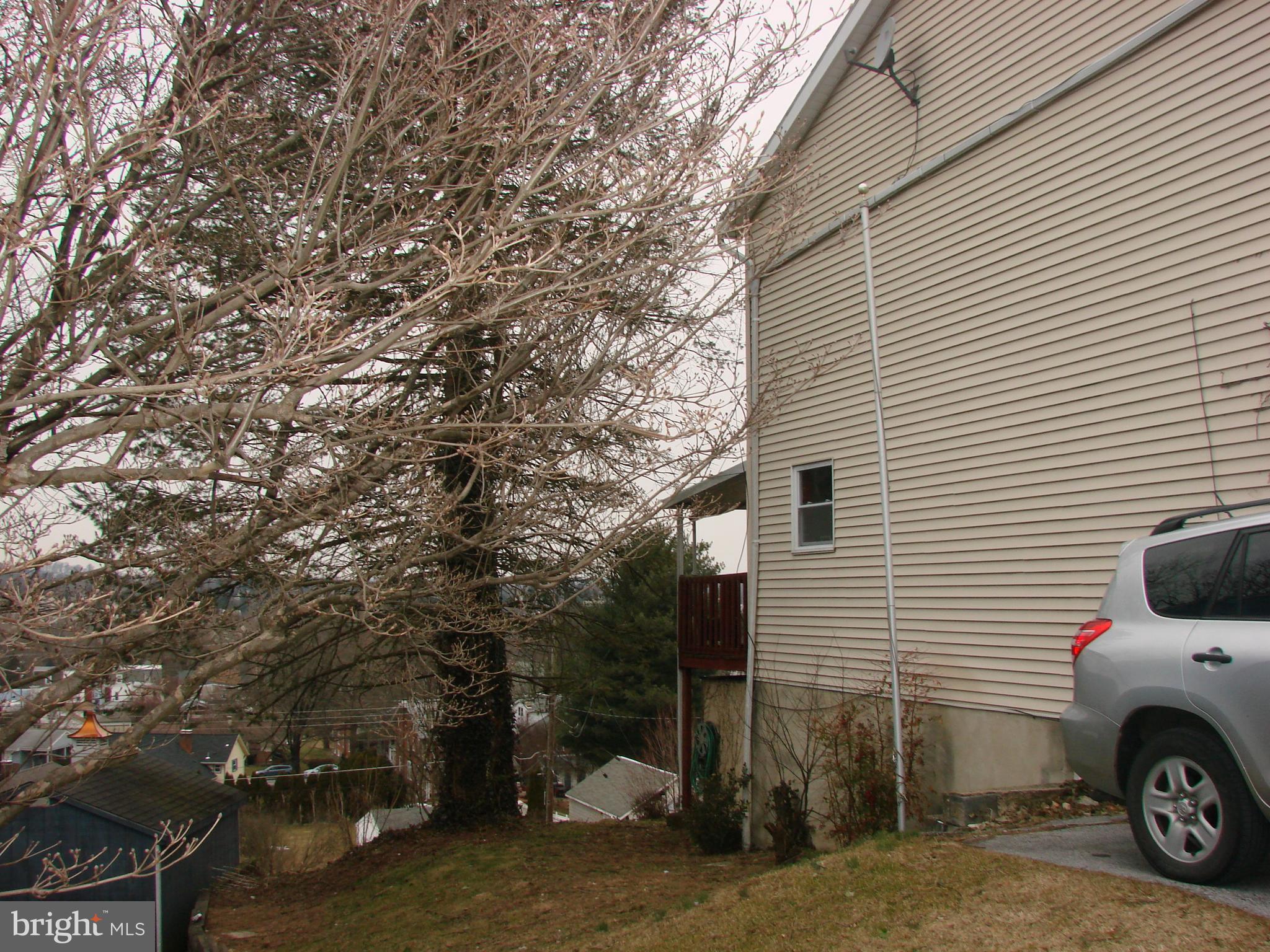 312 South Miller Street Reading, PA 19607 - Photo 2 of 33 Side