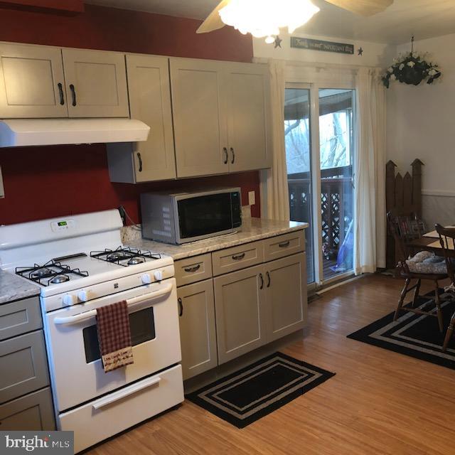 312 South Miller Street Reading, PA 19607 - Photo 13 of 33 Kitchen
