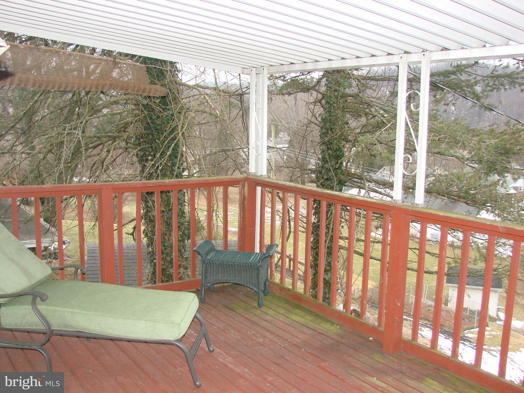 312 South Miller Street Reading, PA 19607 - Photo 22 of 33 Deck
