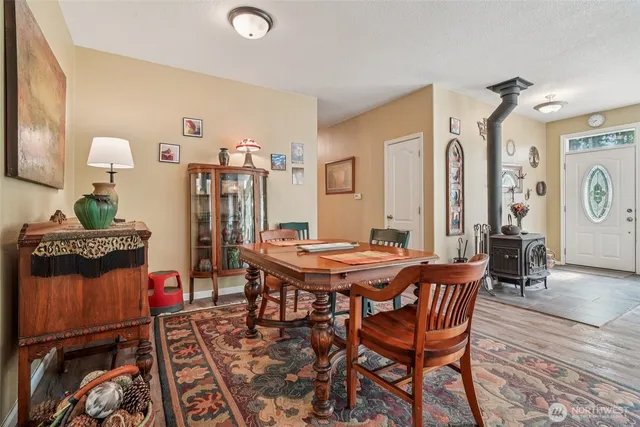 a view of a livingroom and dining room