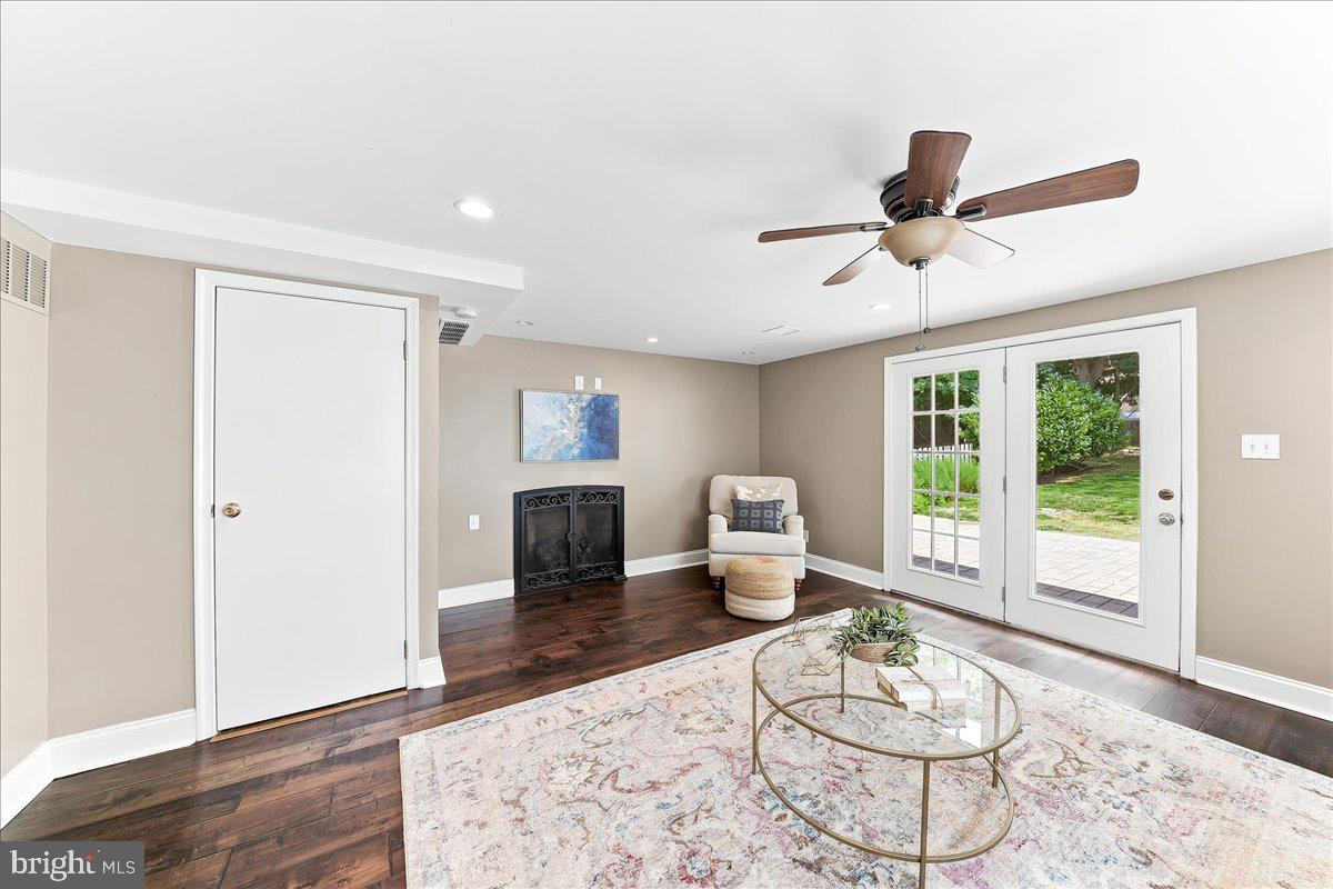 227 Sandy Bank Road Media, PA 19063 - Photo 14 of 38 Family Room