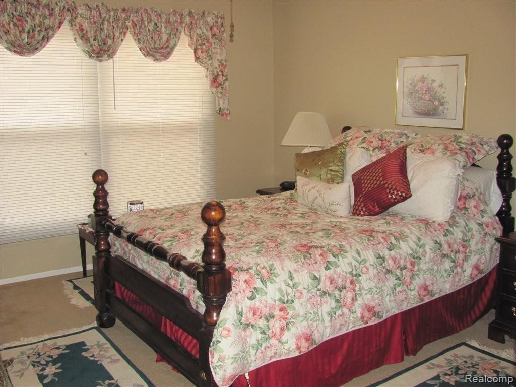 1382 Crescent Lane Rochester, MI 48306 - Photo 12 of 24 Master Bedroom - Light & Bright
