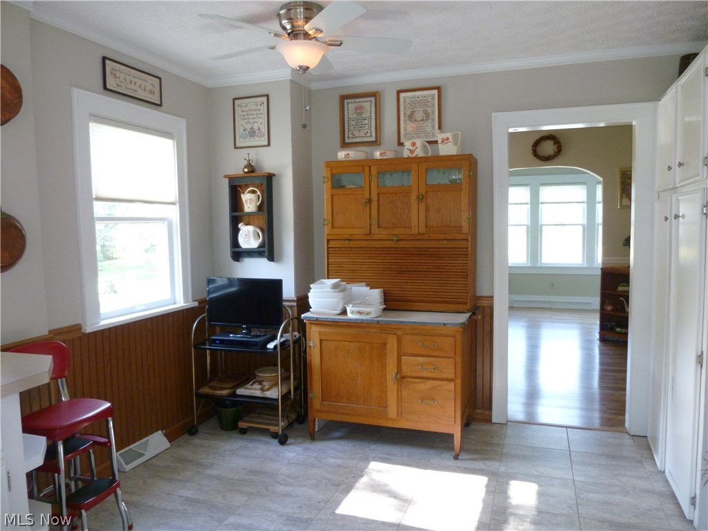 2020 Liberty Road Stow, OH 44224 - Photo 15 of 30 View into eating area of kitchen - large pantry on the right