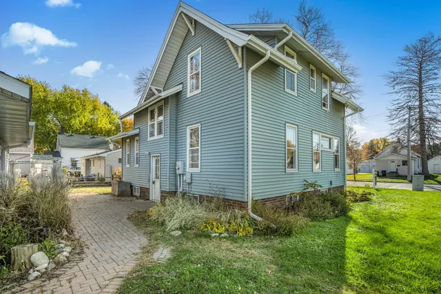 $179,000 | 1224 Becker Avenue Southwest, Willmar, MN 56201