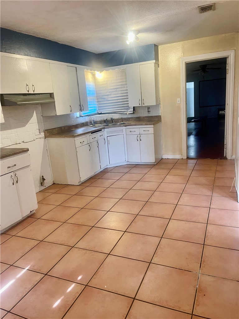 429 West 5th Street Alice, TX 78332 - Photo 7 of 15