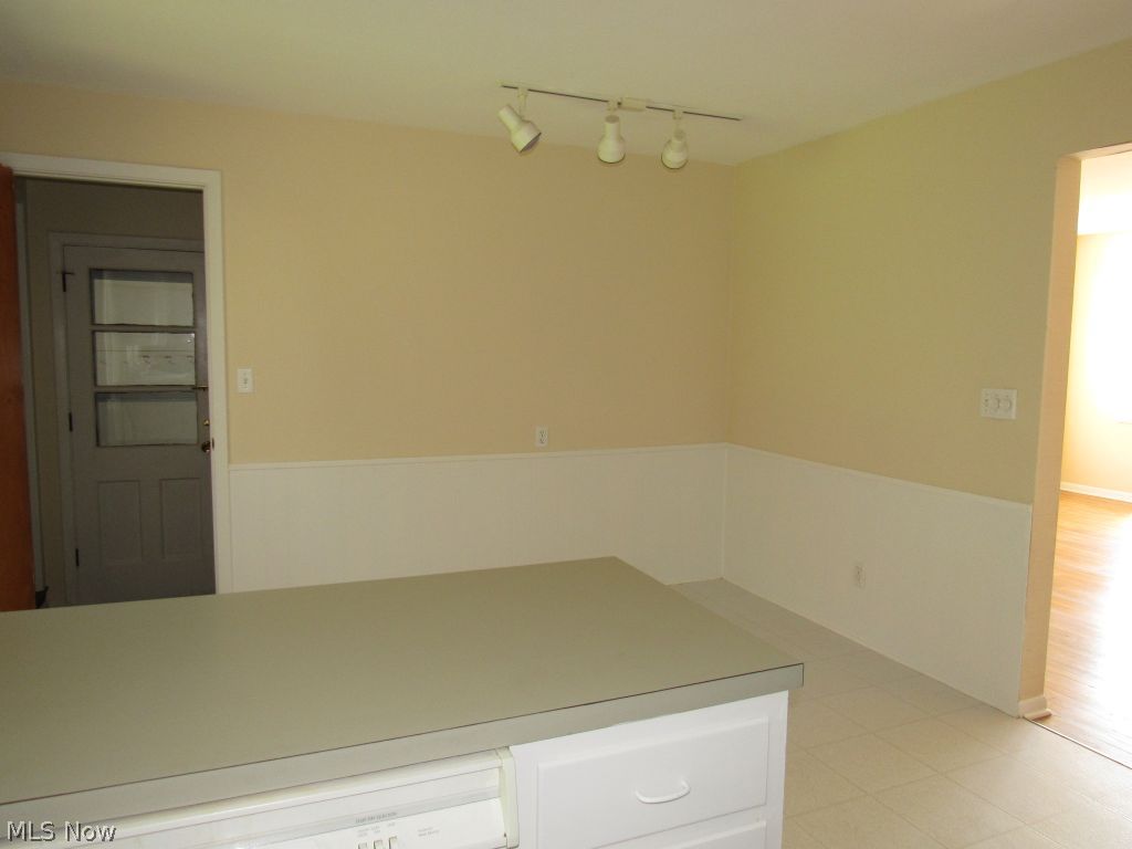 114 Laurel Road Chagrin Falls, OH 44022 - Photo 6 of 18 Gallery Image 6