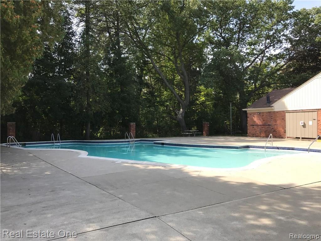 1139 Pine Ridge Court, Unit 150 Rochester Hills, MI 48306 - Photo 35 of 40