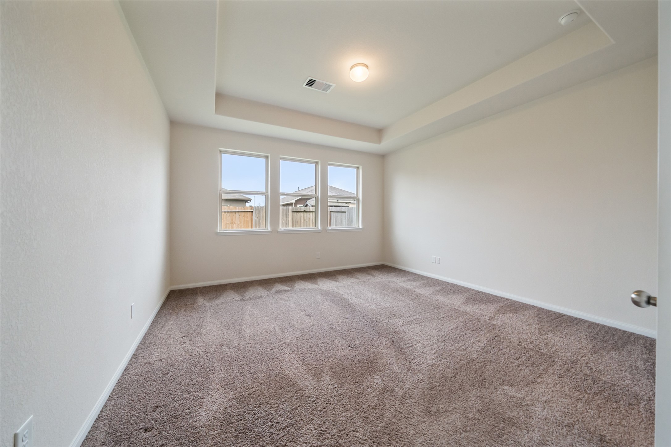 3626 Karissa Road Conroe, TX 77306 - Photo 21 of 34 Lots of natural lighting in the primary bedroom