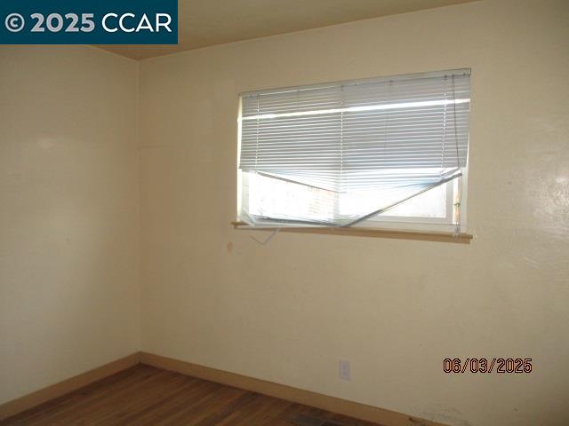 207 Thomas Way Pittsburg, CA 94565 - Photo 12 of 26 a view of a door