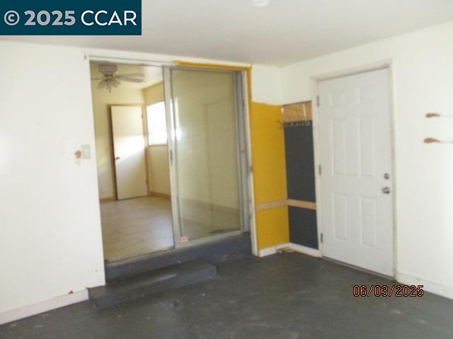 207 Thomas Way Pittsburg, CA 94565 - Photo 10 of 26 a view of an empty room