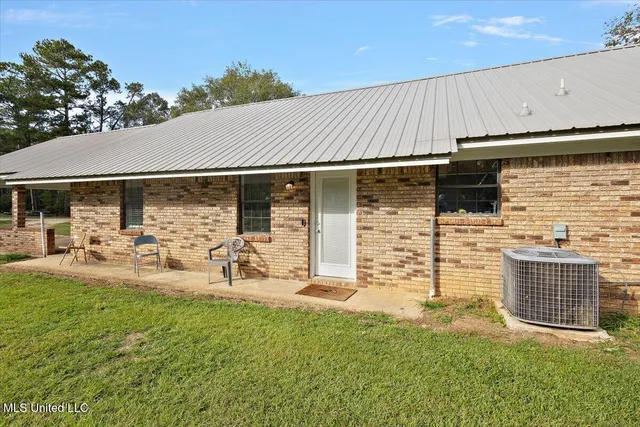 $215,000 | 147 Wolverton Drive, Magee, MS 39111