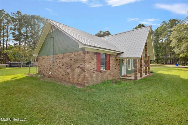 $215,000 | 147 Wolverton Drive, Magee, MS 39111