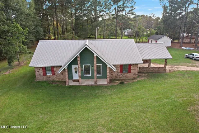 $215,000 | 147 Wolverton Drive, Magee, MS 39111
