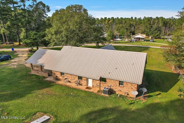 $215,000 | 147 Wolverton Drive, Magee, MS 39111