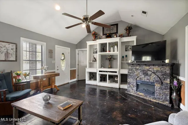 $215,000 | 147 Wolverton Drive, Magee, MS 39111