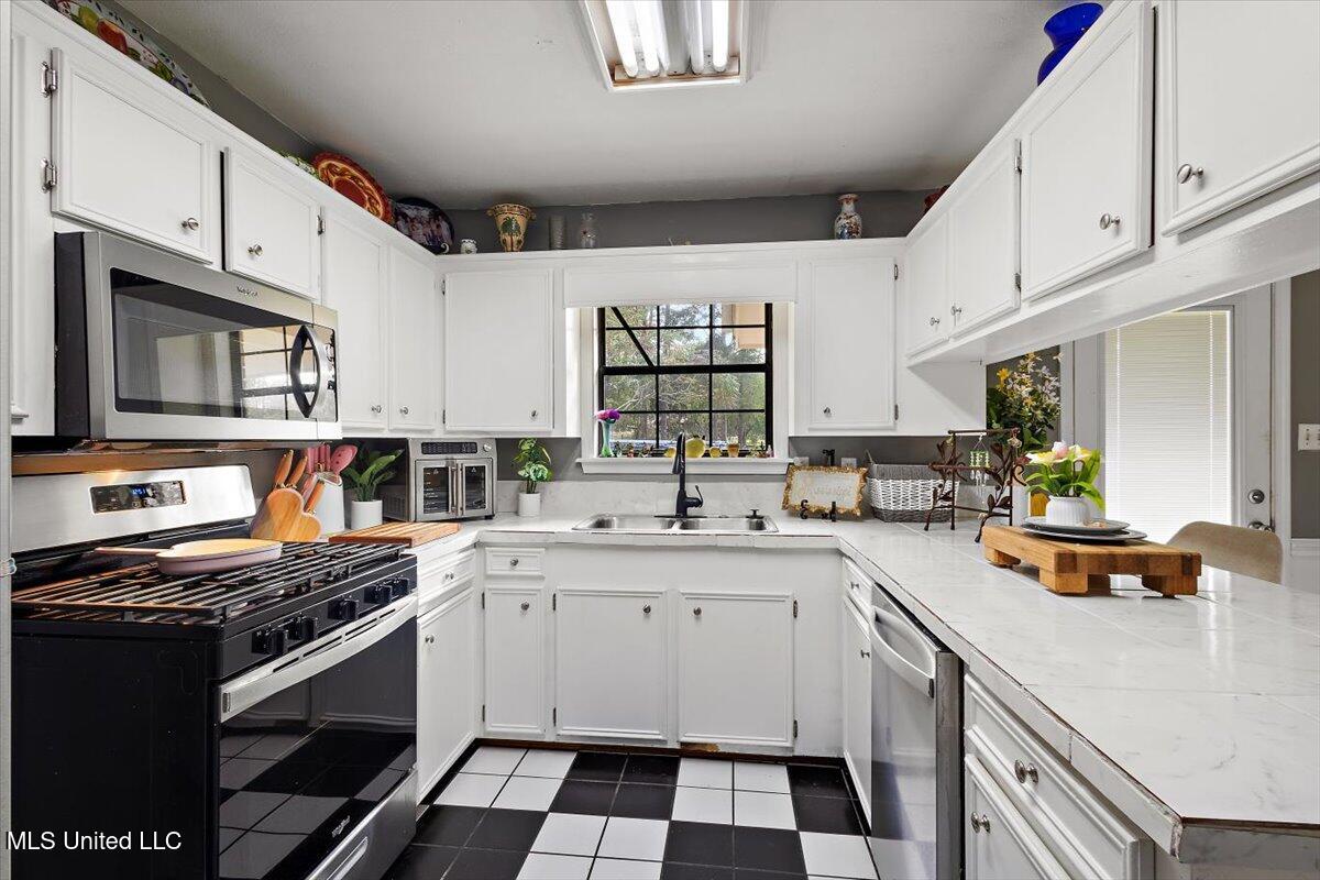 147 Wolverton Drive Magee, MS 39111 - Photo 10 of 37 10-HTP_2653