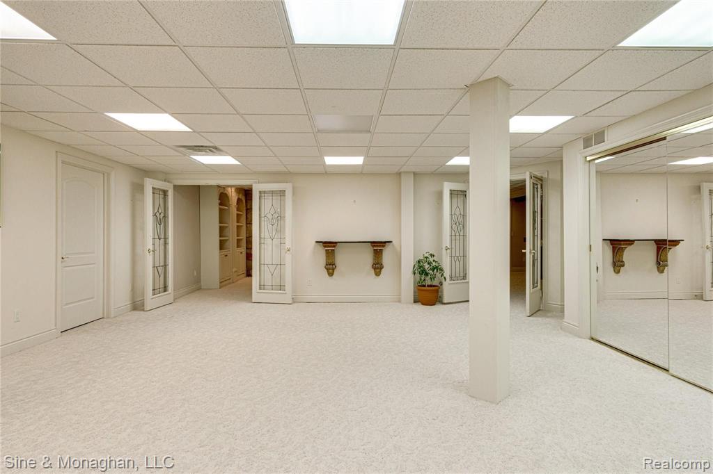 45 Roslyn Road Grosse Pointe Shores, MI 48236 - Photo 61 of 88
