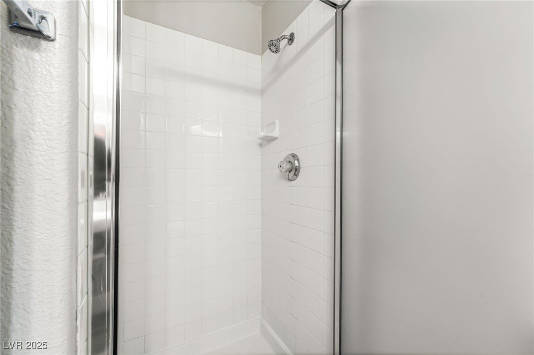 1533 Sabatini Drive Henderson, NV 89052 - Photo 11 of 27 Full bath featuring a stall shower